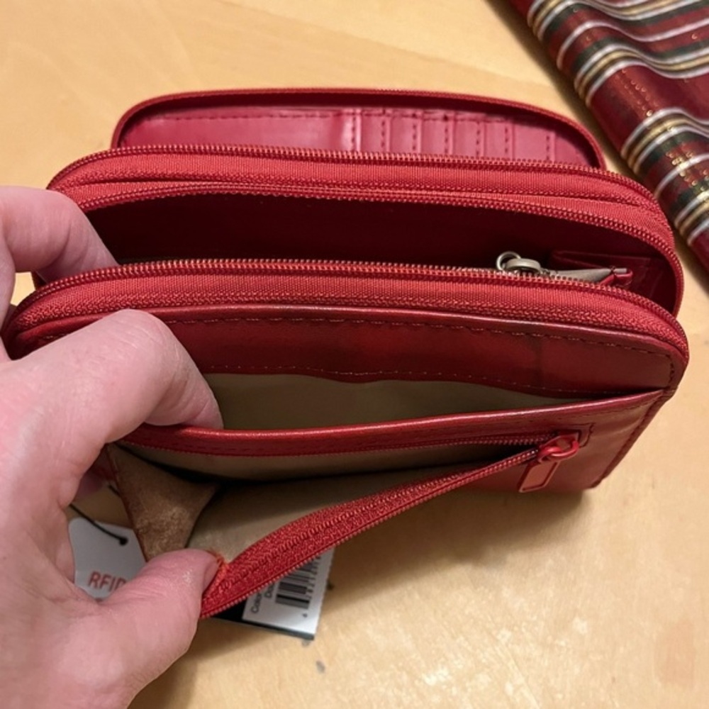 NWT Julia Buxton RFID Red Leather Wallet - Picture 13 of 15